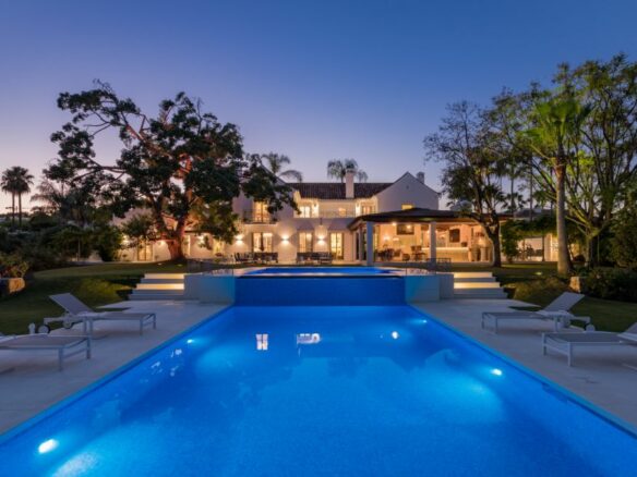 Contemporary Marbella Villa for Sale in La Cerquilla