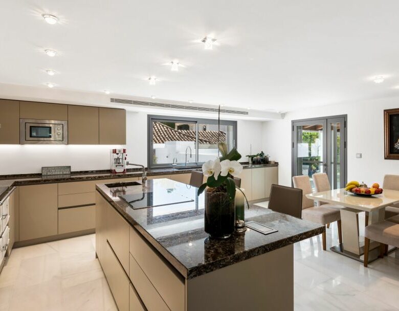 Contemporary Marbella Villa for Sale in La Cerquilla