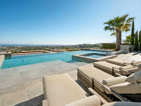 FOR SALE 🇪🇸✨ Villa · El Herrojo · The Hills · La Quinta · Benahavís