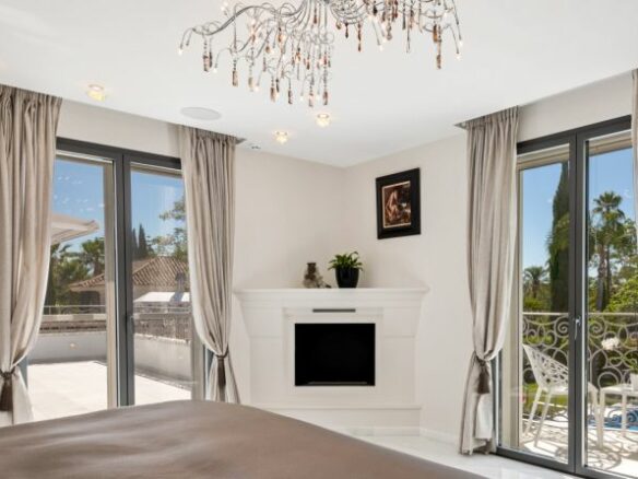 Contemporary Marbella Villa for Sale in La Cerquilla