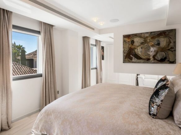 Contemporary Marbella Villa for Sale in La Cerquilla
