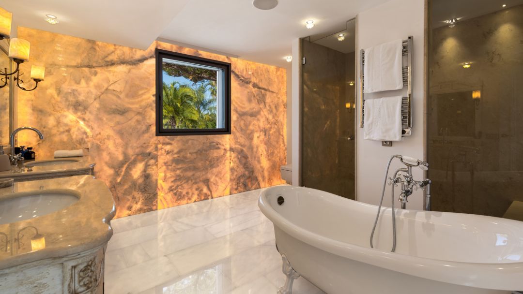Contemporary Marbella Villa for Sale in La Cerquilla