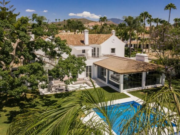 Contemporary Marbella Villa for Sale in La Cerquilla