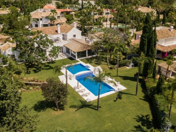 Contemporary Marbella Villa for Sale in La Cerquilla