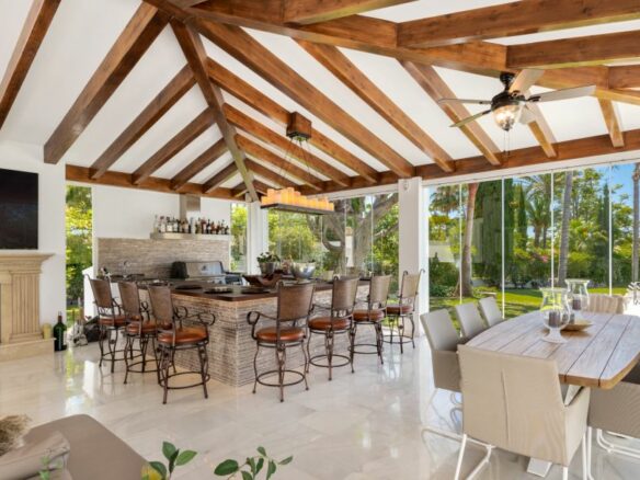 Contemporary Marbella Villa for Sale in La Cerquilla