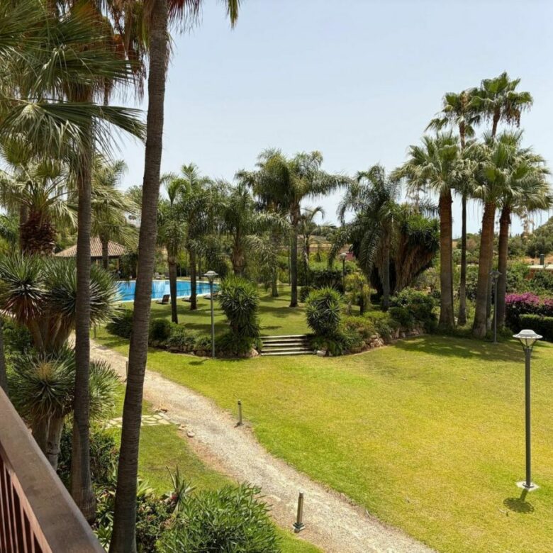 FOR SALE 🏡 Frontline Villa with Panoramic Sea Views – Capellanía Hill Club, Golden Mile, Marbella