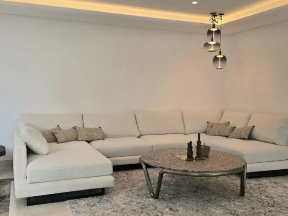 FOR SALE 🏡 Recently Refurbished Villa with Sea Views – Capellanía Hill Club, Golden Mile, Marbella