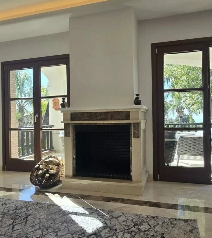 FOR SALE 🏡 Recently Refurbished Villa with Sea Views – Capellanía Hill Club, Golden Mile, Marbella