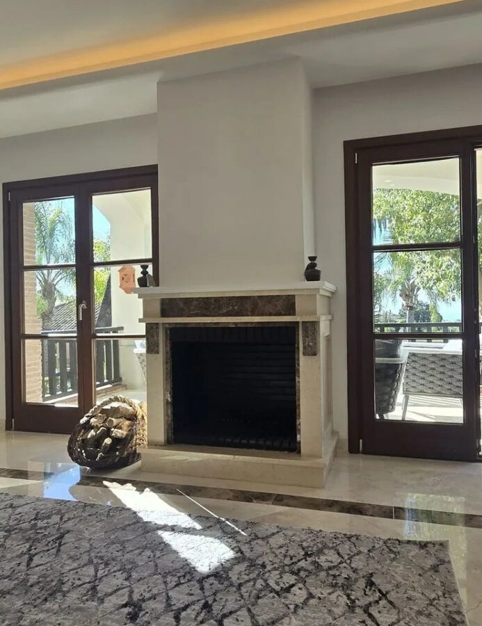 FOR SALE 🏡 Recently Refurbished Villa with Sea Views – Capellanía Hill Club, Golden Mile, Marbella