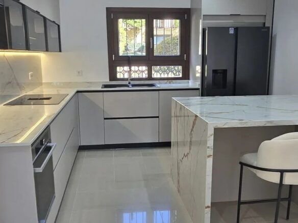FOR SALE 🏡 Recently Refurbished Villa with Sea Views – Capellanía Hill Club, Golden Mile, Marbella