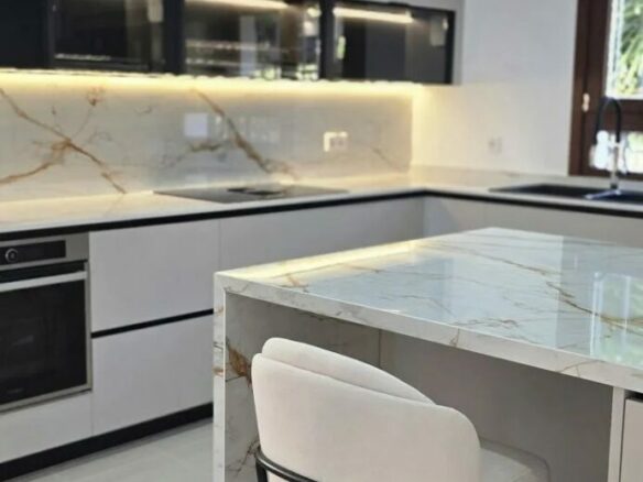 FOR SALE 🏡 Recently Refurbished Villa with Sea Views – Capellanía Hill Club, Golden Mile, Marbella