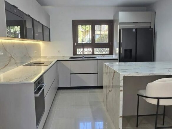 FOR SALE 🏡 Recently Refurbished Villa with Sea Views – Capellanía Hill Club, Golden Mile, Marbella