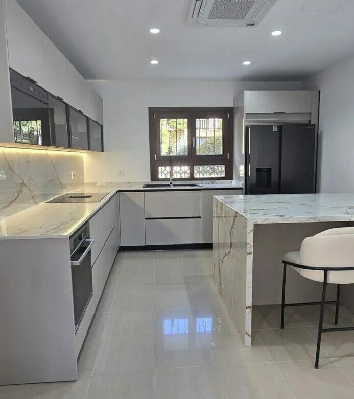 FOR SALE 🏡 Recently Refurbished Villa with Sea Views – Capellanía Hill Club, Golden Mile, Marbella