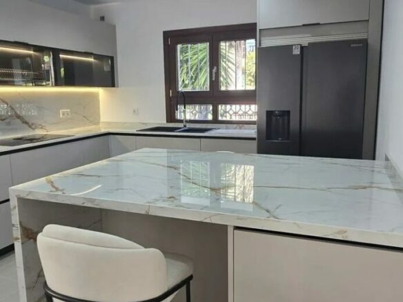FOR SALE 🏡 Recently Refurbished Villa with Sea Views – Capellanía Hill Club, Golden Mile, Marbella