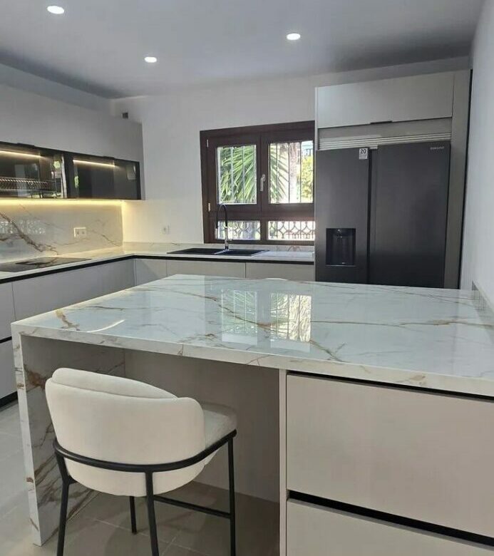 FOR SALE 🏡 Recently Refurbished Villa with Sea Views – Capellanía Hill Club, Golden Mile, Marbella