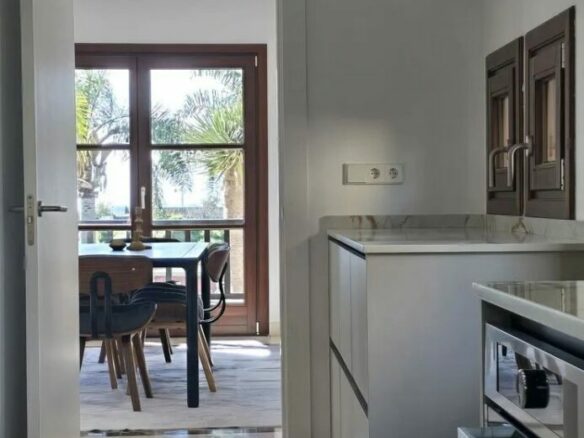 FOR SALE 🏡 Recently Refurbished Villa with Sea Views – Capellanía Hill Club, Golden Mile, Marbella