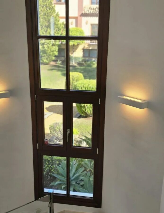 FOR SALE 🏡 Recently Refurbished Villa with Sea Views – Capellanía Hill Club, Golden Mile, Marbella