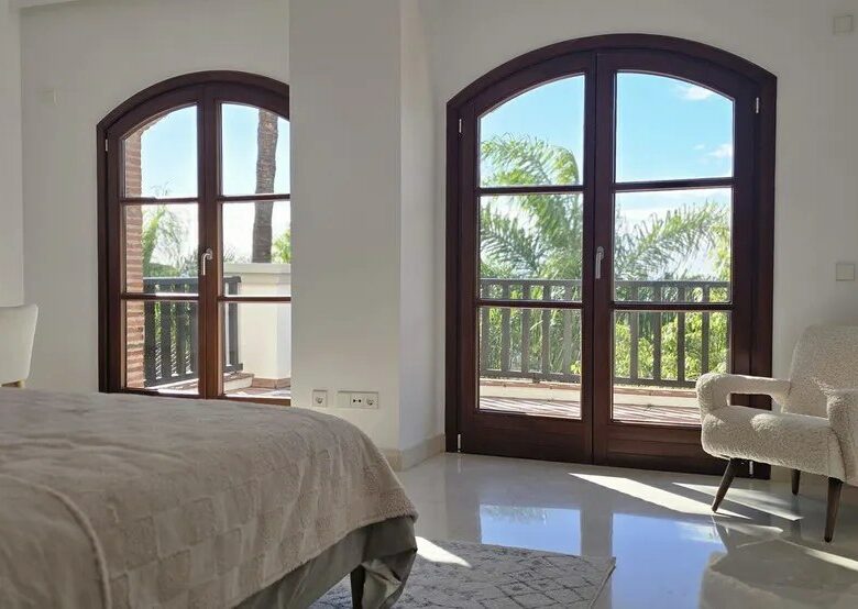 FOR SALE 🏡 Recently Refurbished Villa with Sea Views – Capellanía Hill Club, Golden Mile, Marbella