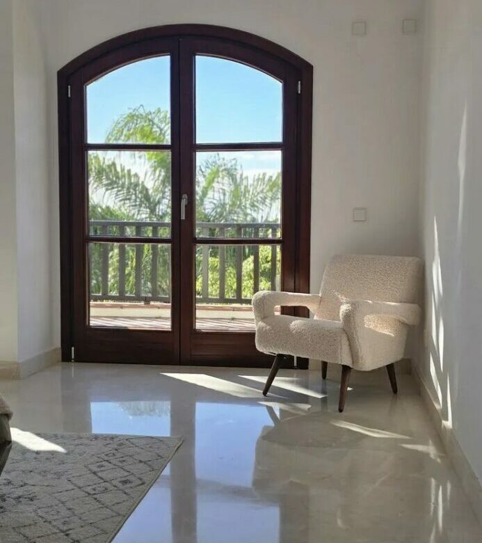 FOR SALE 🏡 Recently Refurbished Villa with Sea Views – Capellanía Hill Club, Golden Mile, Marbella