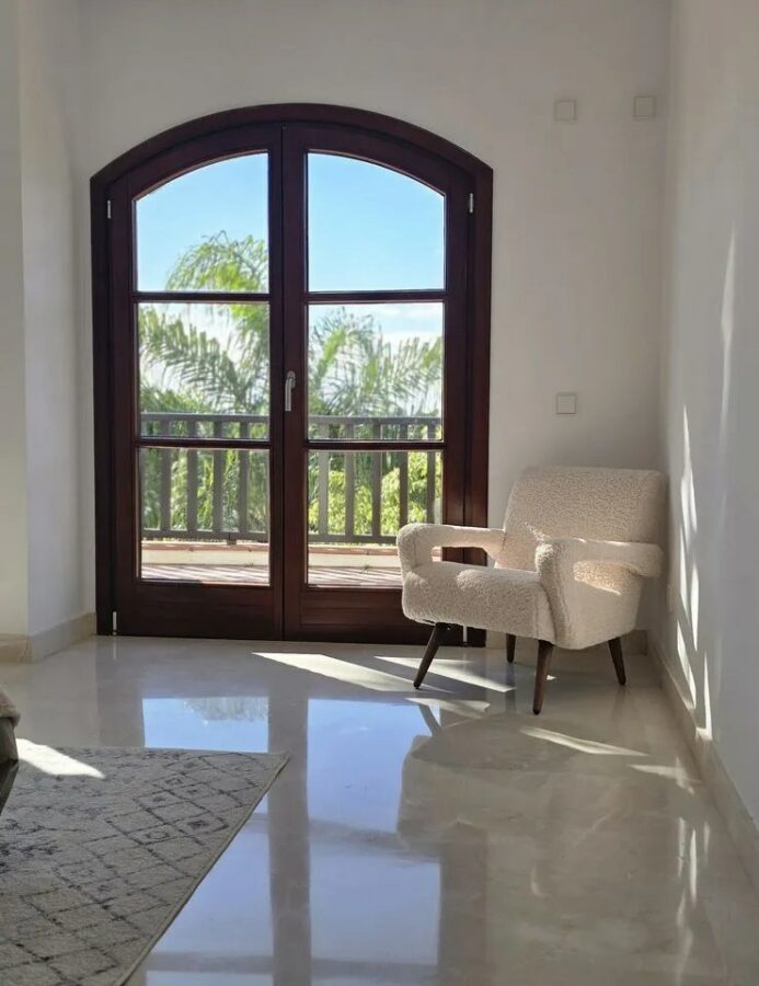 FOR SALE 🏡 Recently Refurbished Villa with Sea Views – Capellanía Hill Club, Golden Mile, Marbella