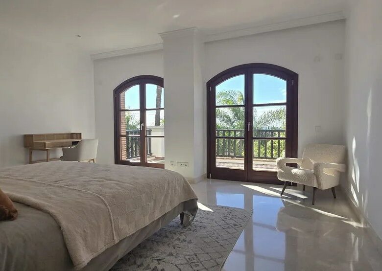 FOR SALE 🏡 Recently Refurbished Villa with Sea Views – Capellanía Hill Club, Golden Mile, Marbella