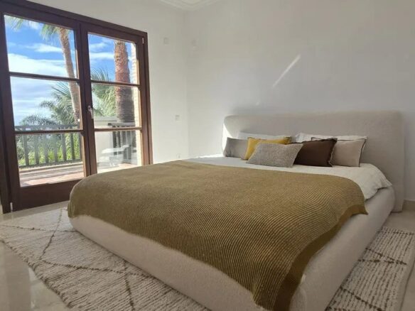 FOR SALE 🏡 Recently Refurbished Villa with Sea Views – Capellanía Hill Club, Golden Mile, Marbella