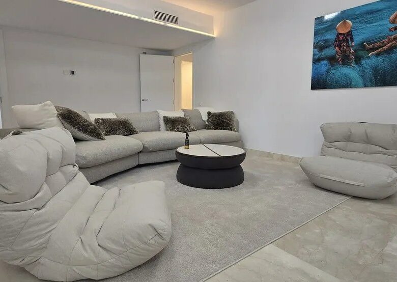 FOR SALE 🏡 Recently Refurbished Villa with Sea Views – Capellanía Hill Club, Golden Mile, Marbella