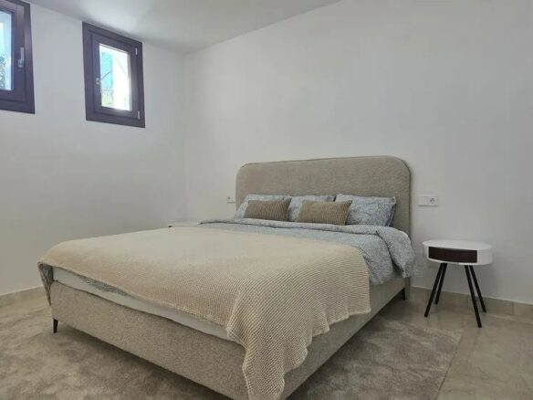 FOR SALE 🏡 Recently Refurbished Villa with Sea Views – Capellanía Hill Club, Golden Mile, Marbella