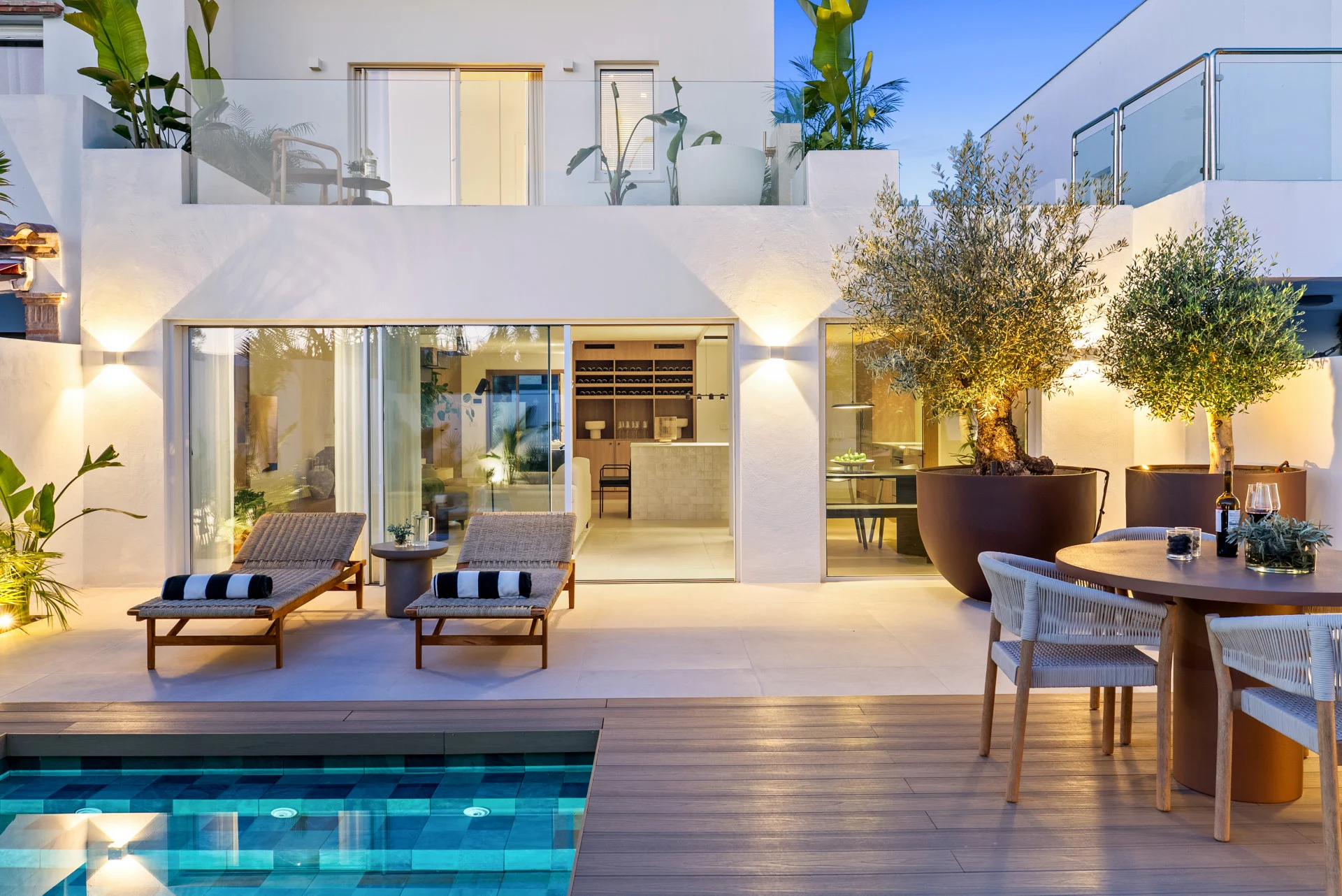 FOR SALE 🌟🏡 Renovated Townhouse with Private Pool Near Puerto Banús🇪🇸 Nueva Andalucía, Marbella 🇪🇸