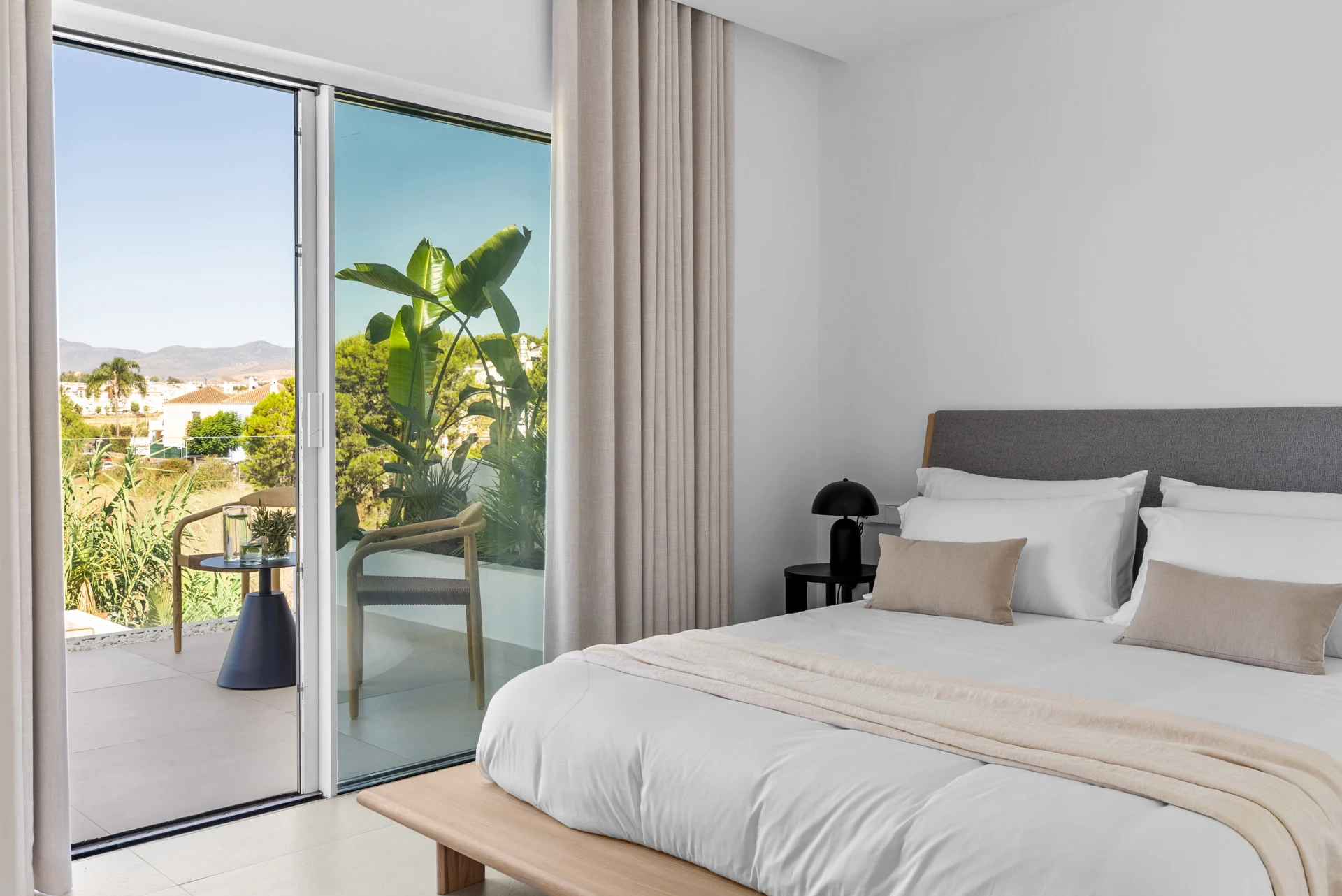 FOR SALE 🌟🏡 Renovated Townhouse with Private Pool Near Puerto Banús🇪🇸 Nueva Andalucía, Marbella 🇪🇸