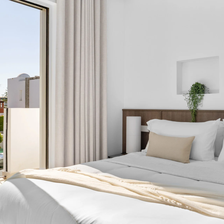 FOR SALE 🌟🏡 Renovated Townhouse with Private Pool Near Puerto Banús🇪🇸 Nueva Andalucía, Marbella 🇪🇸