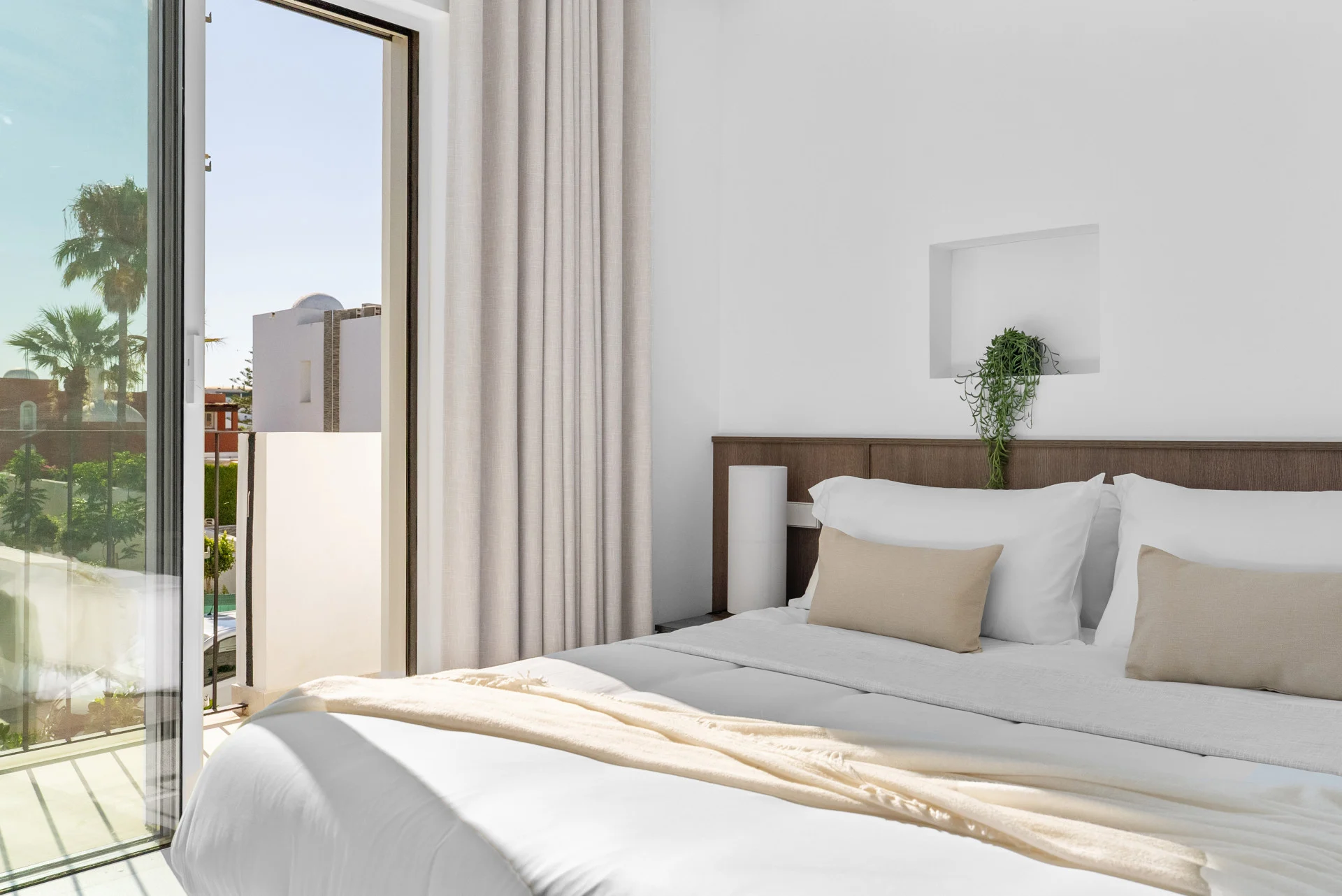 FOR SALE 🌟🏡 Renovated Townhouse with Private Pool Near Puerto Banús🇪🇸 Nueva Andalucía, Marbella 🇪🇸