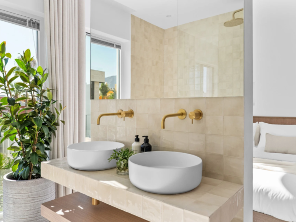 FOR SALE 🌟🏡 Renovated Townhouse with Private Pool Near Puerto Banús🇪🇸 Nueva Andalucía, Marbella 🇪🇸