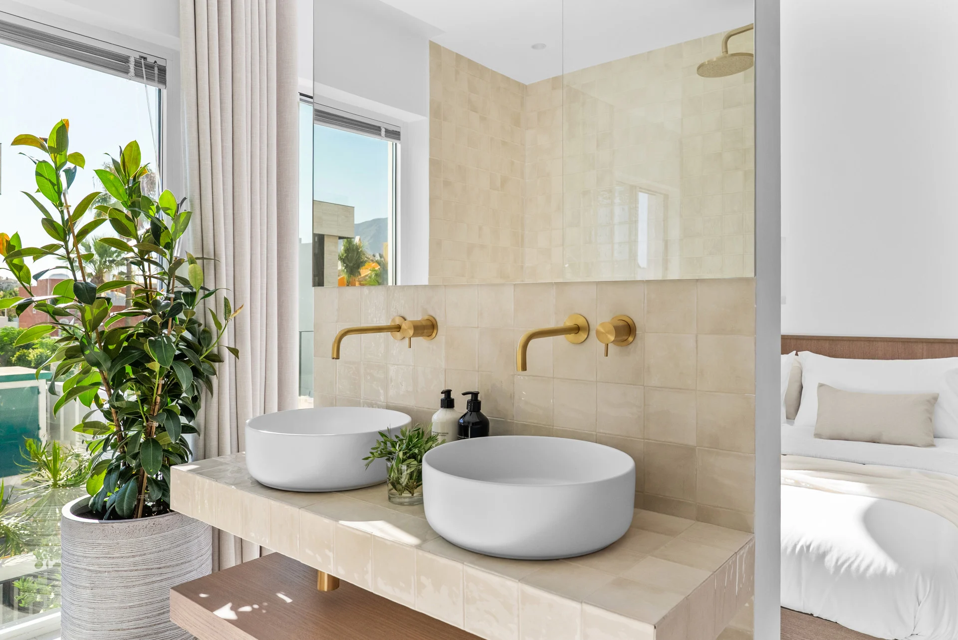 FOR SALE 🌟🏡 Renovated Townhouse with Private Pool Near Puerto Banús🇪🇸 Nueva Andalucía, Marbella 🇪🇸