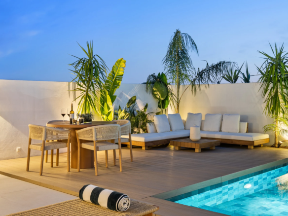 FOR SALE 🌟🏡 Renovated Townhouse with Private Pool Near Puerto Banús🇪🇸 Nueva Andalucía, Marbella 🇪🇸