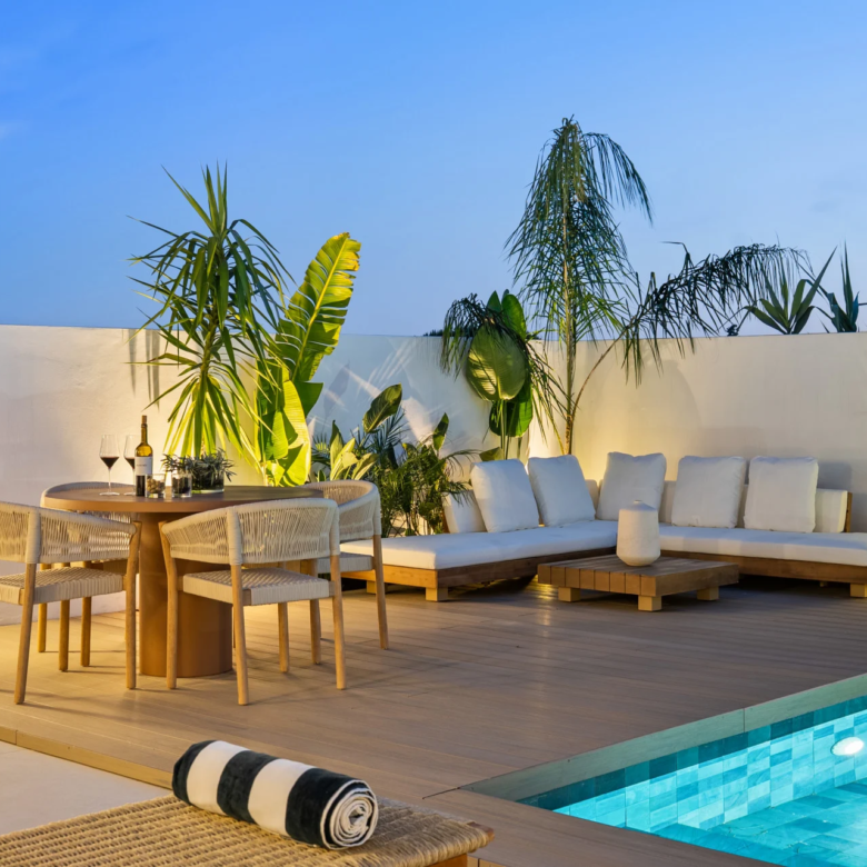 FOR SALE 🌟🏡 Renovated Townhouse with Private Pool Near Puerto Banús🇪🇸 Nueva Andalucía, Marbella 🇪🇸