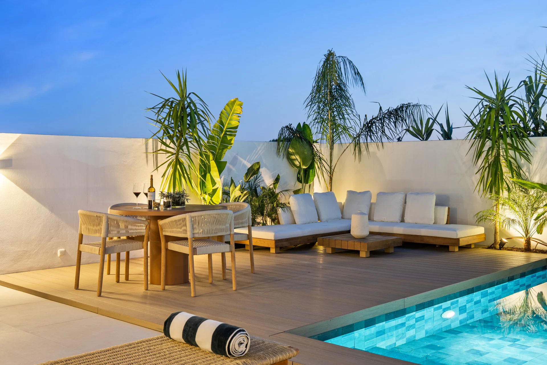 FOR SALE 🌟🏡 Renovated Townhouse with Private Pool Near Puerto Banús🇪🇸 Nueva Andalucía, Marbella 🇪🇸