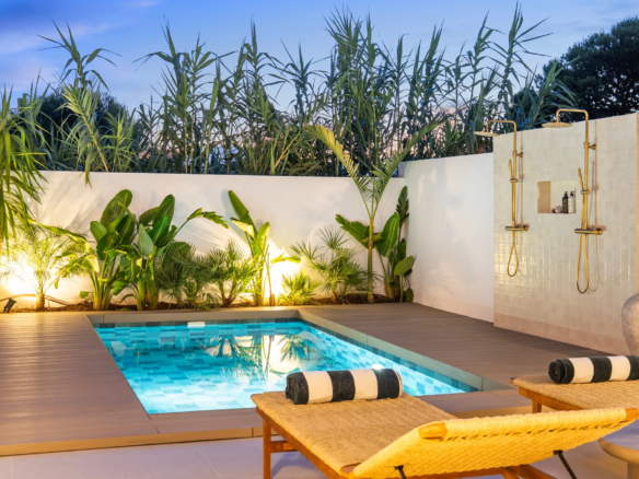 FOR SALE 🌟🏡 Renovated Townhouse with Private Pool Near Puerto Banús🇪🇸 Nueva Andalucía, Marbella 🇪🇸