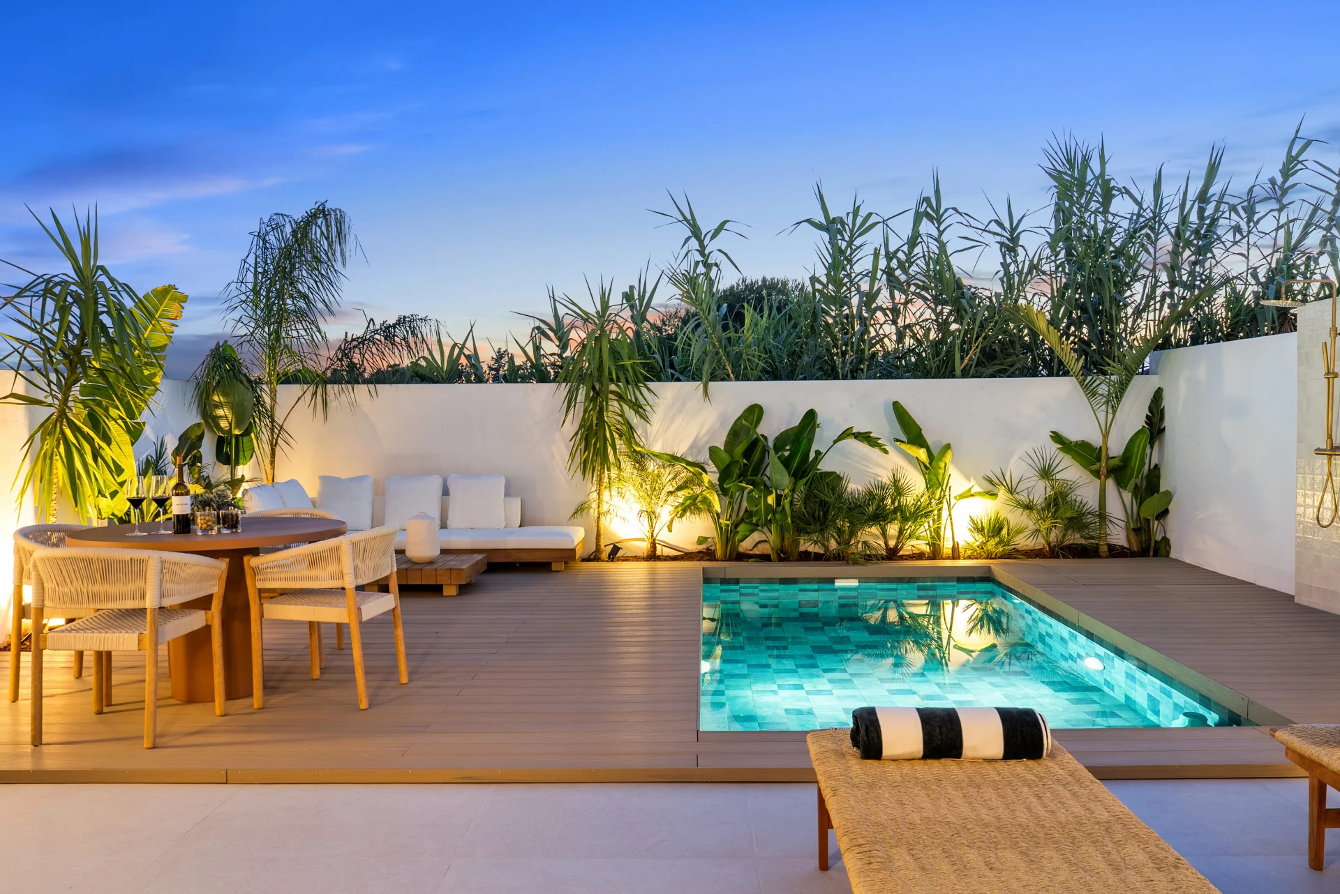 FOR SALE 🌟🏡 Renovated Townhouse with Private Pool Near Puerto Banús🇪🇸 Nueva Andalucía, Marbella 🇪🇸