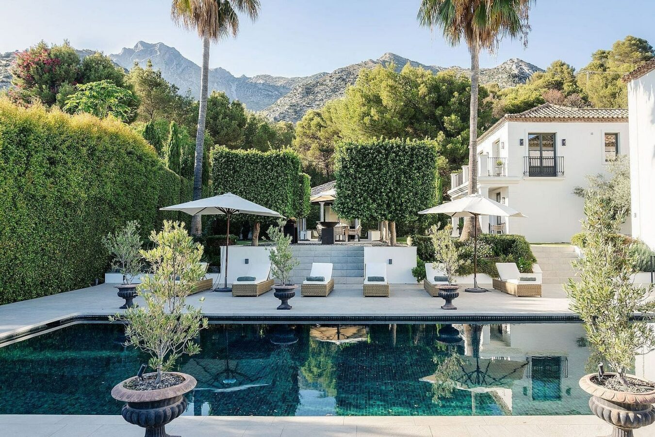Classic villa with pool and mountain views Sierra Blanca Marbella