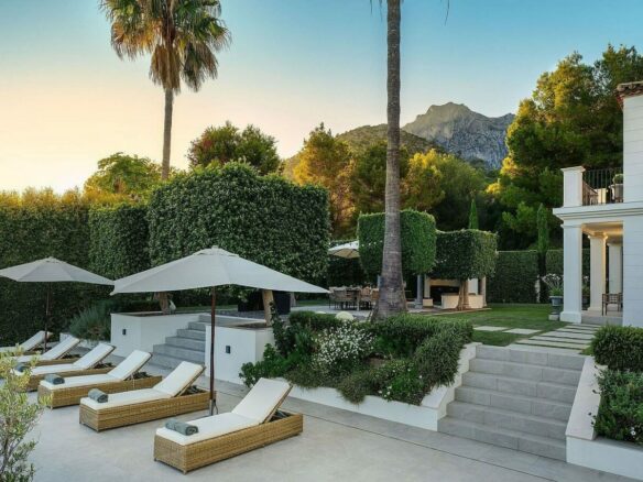Classic villa with pool and mountain views Sierra Blanca Marbella