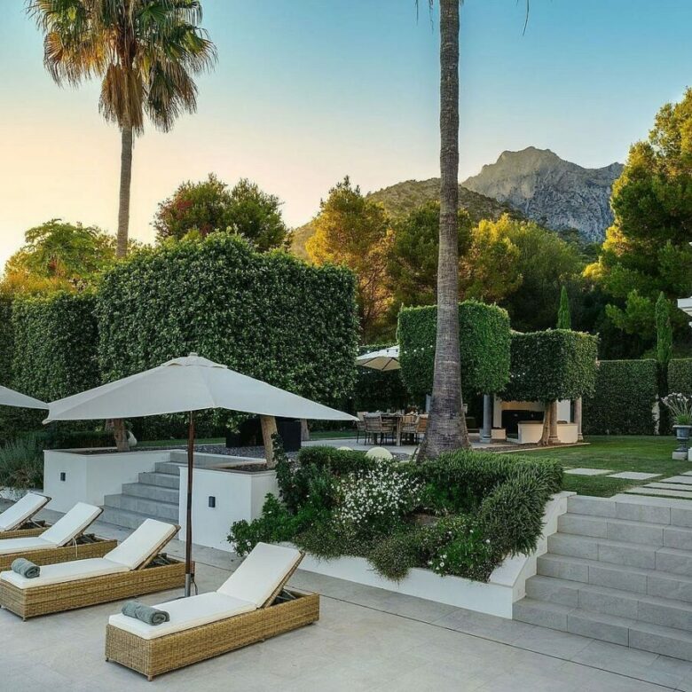 Classic villa with pool and mountain views Sierra Blanca Marbella