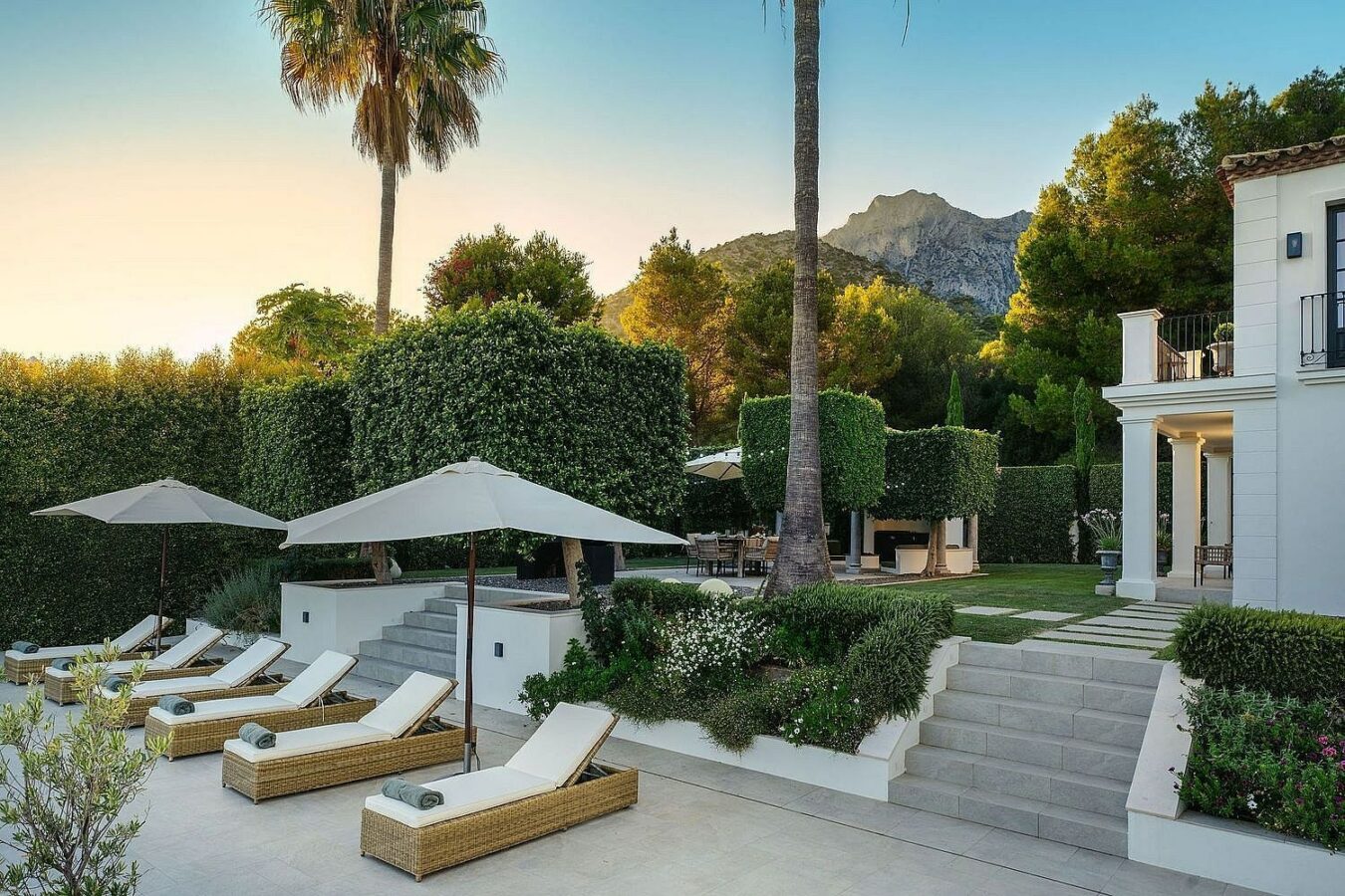 Classic villa with pool and mountain views Sierra Blanca Marbella