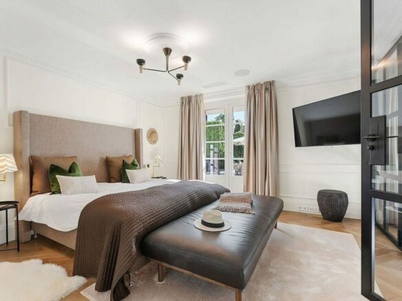 Classic villa with pool and mountain views Sierra Blanca Marbella