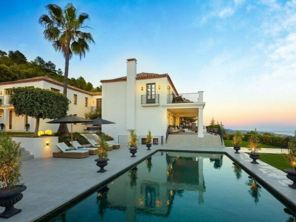 Classic villa with pool and mountain views Sierra Blanca Marbella