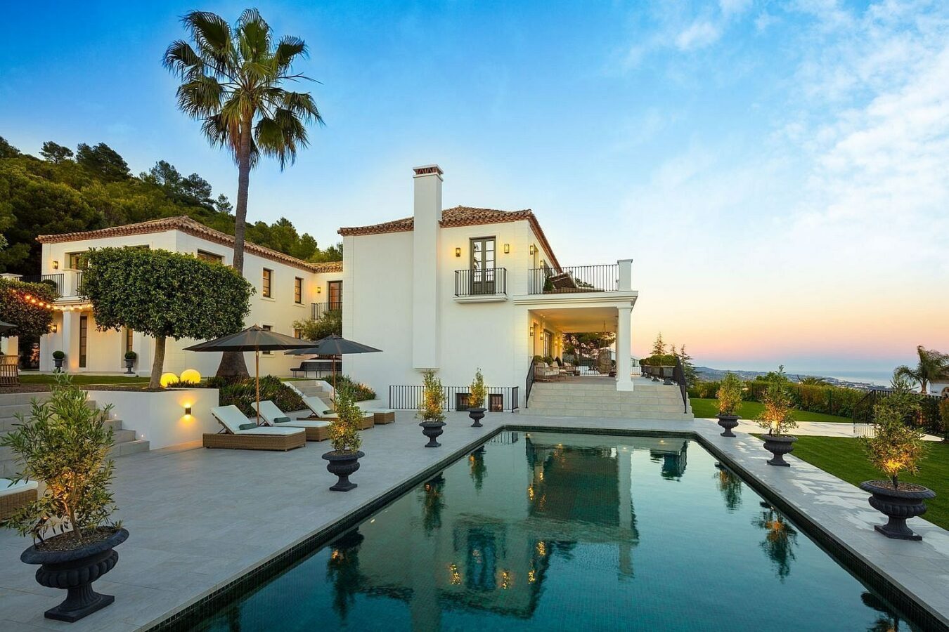 Classic villa with pool and mountain views Sierra Blanca Marbella