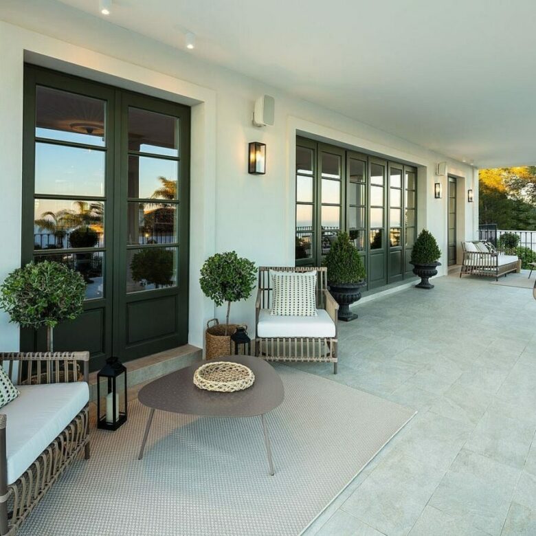 Classic villa with pool and mountain views Sierra Blanca Marbella