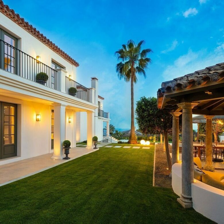 Classic villa with pool and mountain views Sierra Blanca Marbella