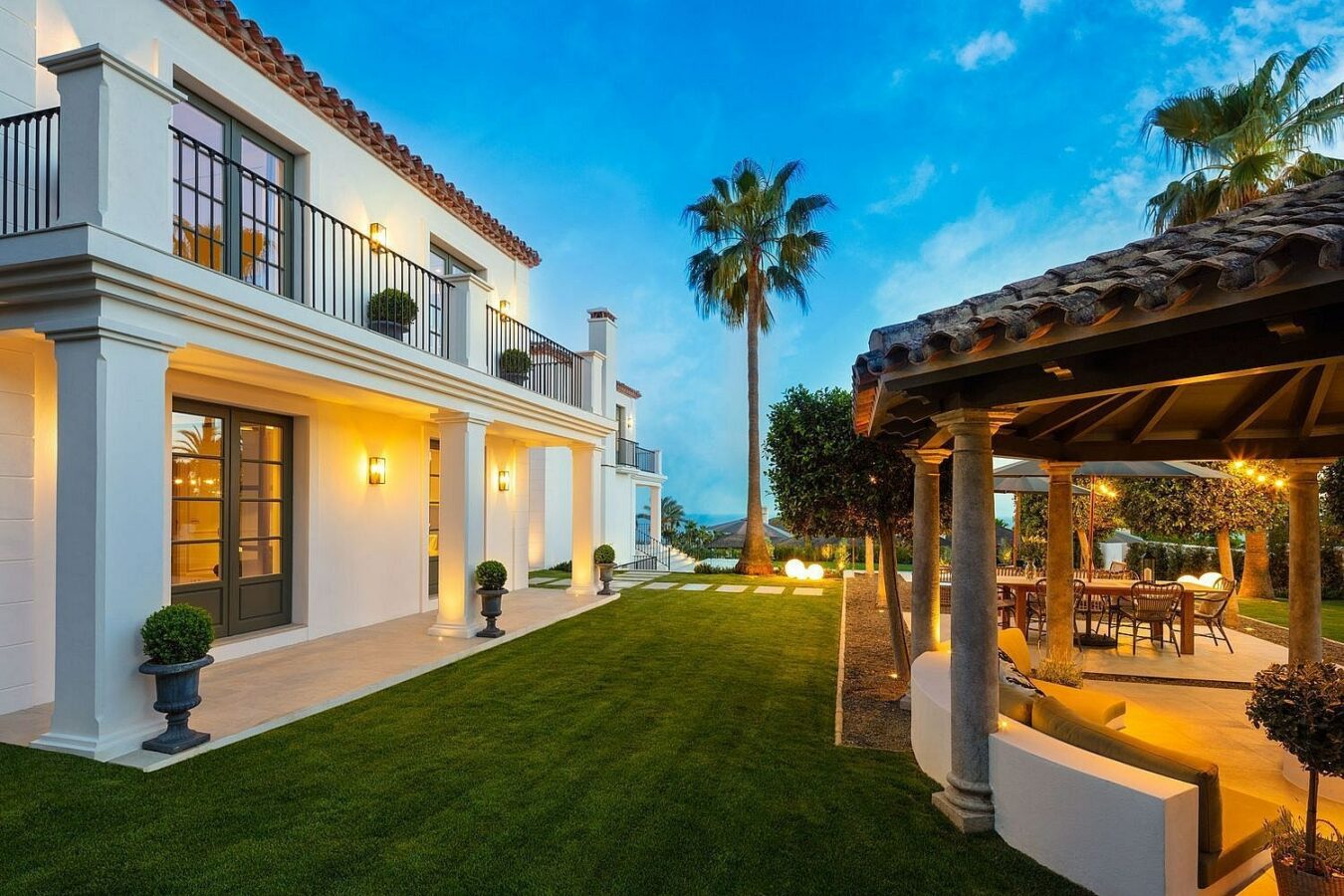Classic villa with pool and mountain views Sierra Blanca Marbella