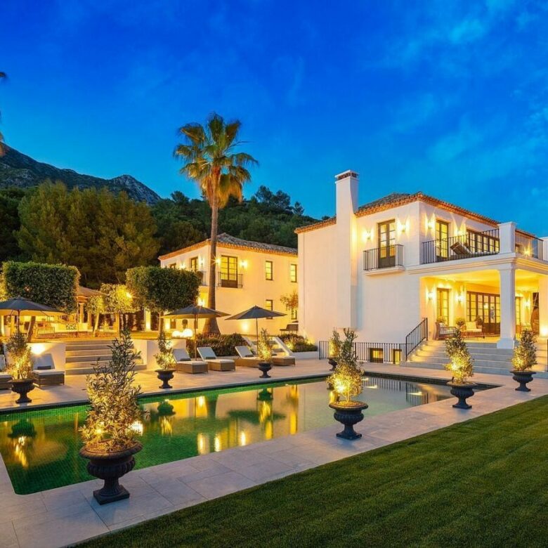 Classic villa with pool and mountain views Sierra Blanca Marbella